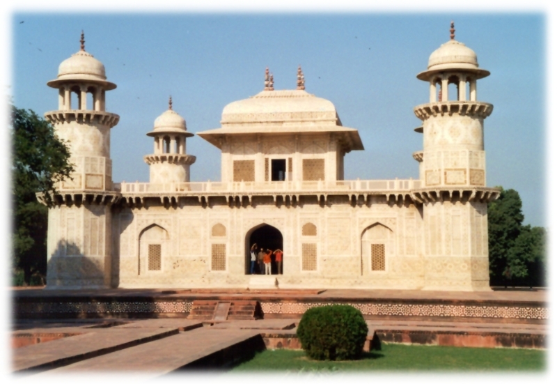 Itmad ud daulah, Agra India.jpg - Itmad ud daulah